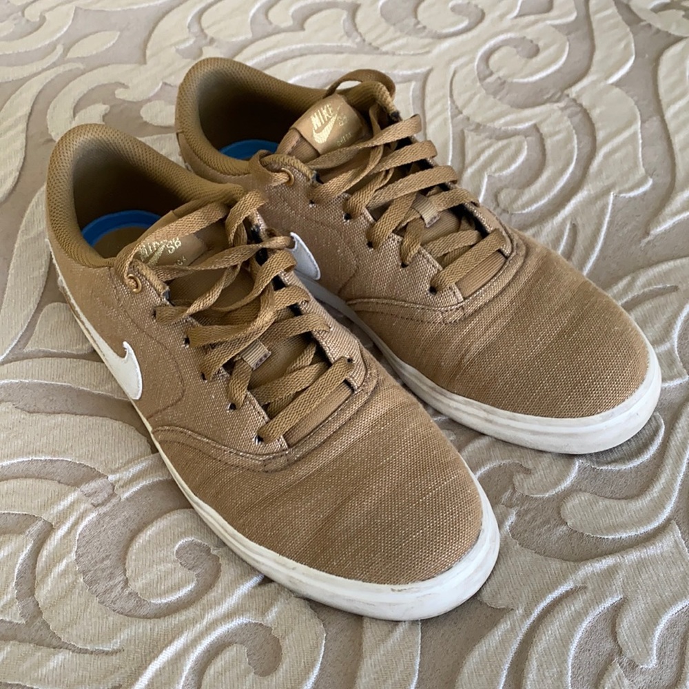 Nike Canvas Shoes